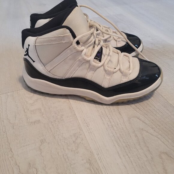 Air Jordan 11 Retro 3Y - Picture 1 of 3